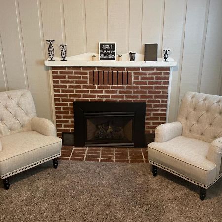 Downtown 2 Bedroom Cottage, Sleeps 6, Walking Distance To Honeywell, Downtown Restaurants, Shopping Wabash エクステリア 写真