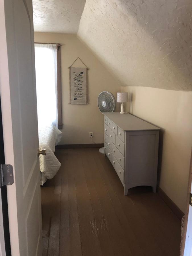 Downtown 2 Bedroom Cottage, Sleeps 6, Walking Distance To Honeywell, Downtown Restaurants, Shopping Wabash エクステリア 写真