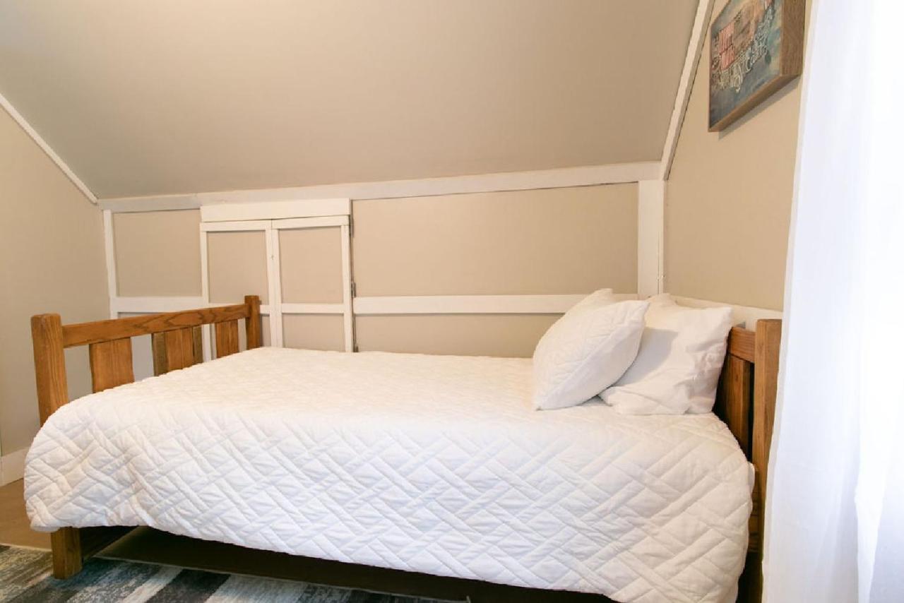 Downtown 2 Bedroom Cottage, Sleeps 6, Walking Distance To Honeywell, Downtown Restaurants, Shopping Wabash エクステリア 写真