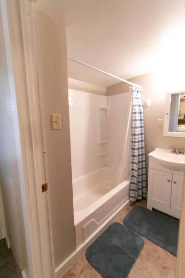 Downtown 2 Bedroom Cottage, Sleeps 6, Walking Distance To Honeywell, Downtown Restaurants, Shopping Wabash エクステリア 写真